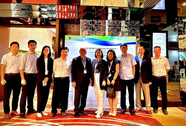 Các đại biểu tham dự hội nghị và triển lãm thép 2023